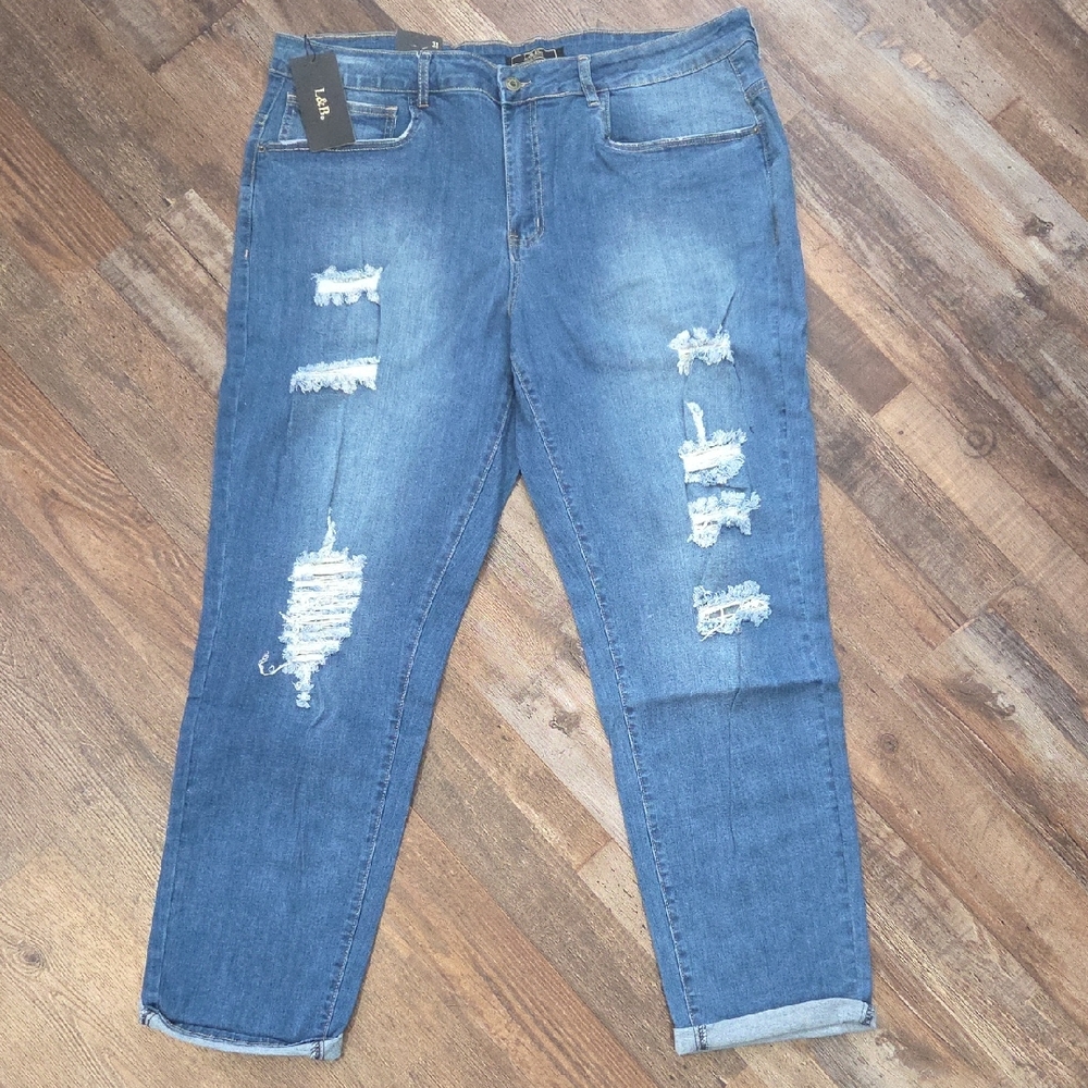 L&B Blue Distressed Ankle Jeans
